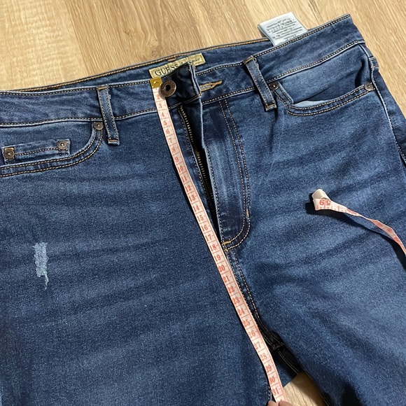 Guess Jeans - Picture 5 of 6